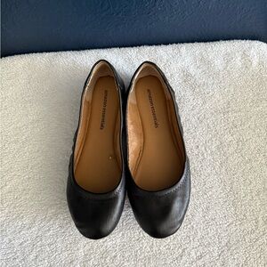 Amazon Essentials Women's Black Flats